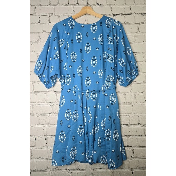 Ann Taylor Dresses & Skirts - Ann Taylor Floral Summer Half Sleeve Shift Dress Size Large Petite Blue Vacation